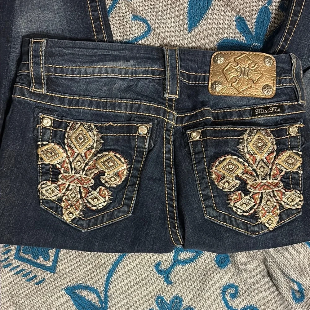 Miss Me Boot Cut Jeans in Blue and Gold with Fleur-de-Lis Embroidery - Picture 5 of 9